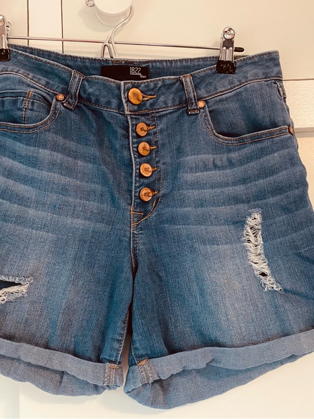 1822 Denim High Waisted Jean Shorts Button Fly Distressed Cuffed Size 10